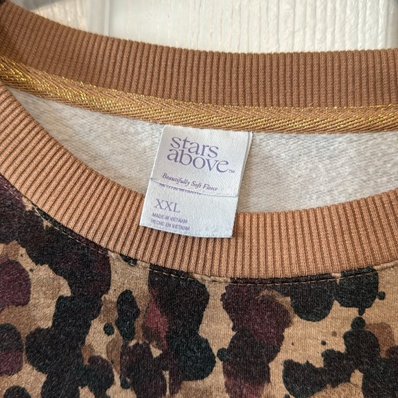 XXL Stars Above Cheetah Print Long Sleeve Pullover Sweatshirt PJ Top - Picture 2 of 4